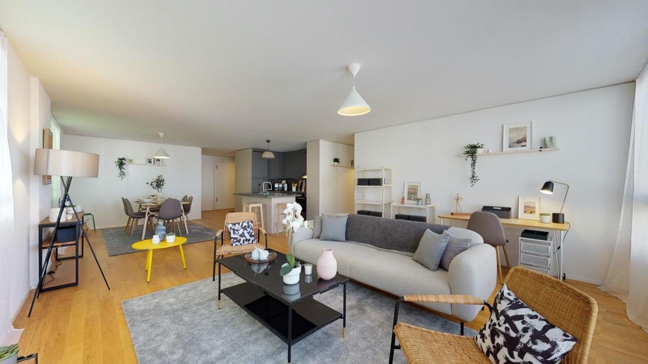 Superbe Modern Apartment In City Center La Chaux De Fonds Luaran gambar